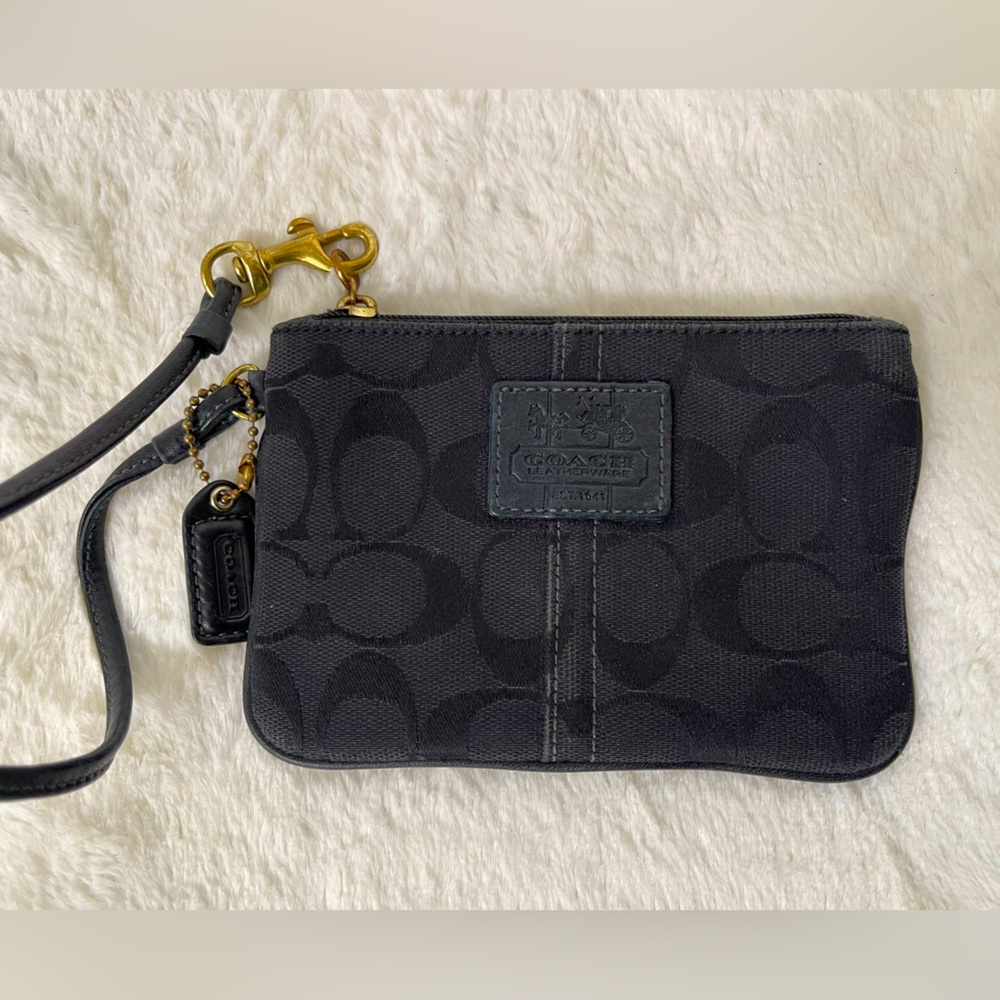 GUC Coach Wristlet